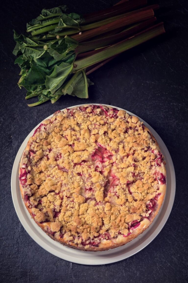 Zingy Rhubarb Crumble Recipe