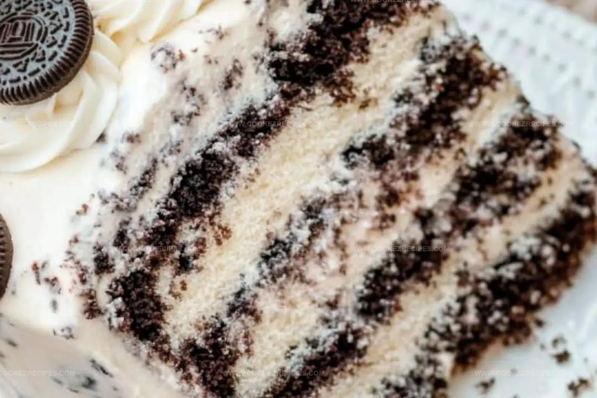 Cookies & Cream Cake (Oreo Cake) with Oreo Frosting Recipe