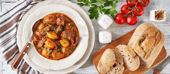 Kouneli Stifado