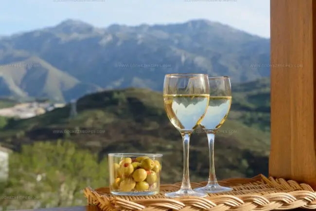 What Is the Best Way to Serve Spanish Red and White Wines?